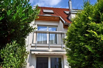 Balkon-Ansicht v. außen