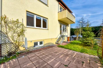 Terrasse zur Wohnung