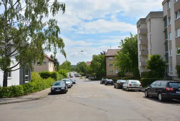 Haus Ost Straße nach unten