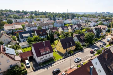 Haus & Straße v. N, oben