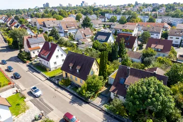 Haus & Straße v. W, oben