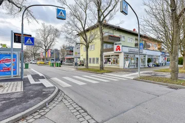 Haus & Straße von Süd-Ost