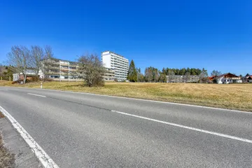 Haus von Süden & Straße