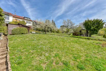 Garten & Haus von Westen