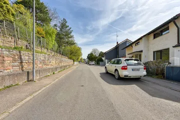 Haus & Straße von Norden