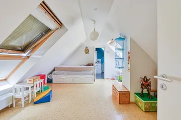 DG 2, Zimmer zum WC
