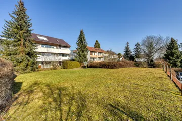 Haus & Grundstück v. S-W