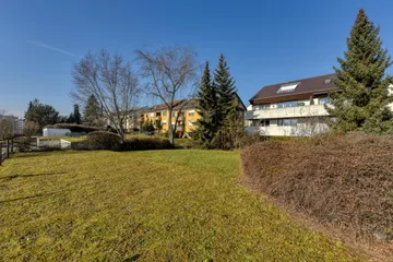Haus & Grundstück v. S-O