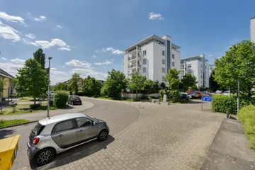 Haus & Straße v. Osten