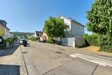 Haus & Straße v. Nord-Osten