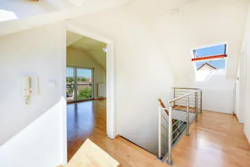 DG, Flur zum Schlafzimmer