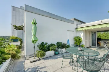 Terrasse von Osten
