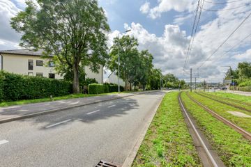 Haus & Straße von Norden