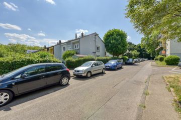 Haus & Straße v. N-O