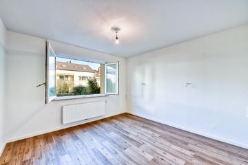 EG, Schlafen von Tür