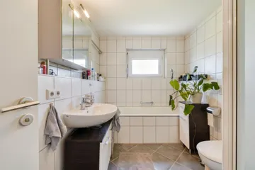 Bad mit Fenster