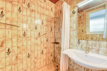 Bad mit Dusche