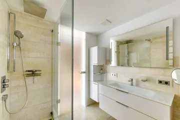Bad mit Dusche