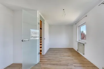 Arbeitszimmer v. rechts
