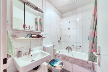 Bad mit Wanne