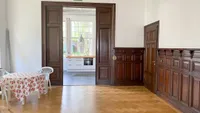 Großer, zentral angeordeneter Büroraum mit...