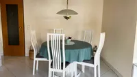 Der offene Essplatz zwichen Wohnzimmer und Küche