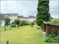 Blick vom Balkon in den Hausgarten mit Garten-Mitbenutzung