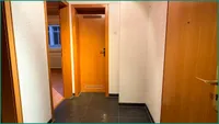 Diele der Wohnung rechts