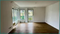Großzüger und lichtdurchfluteter Wohnbereich