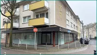 Tanzschule im Erdgeschoss mit Fenster über zwei Seiten