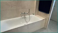 ...Badewanne und...