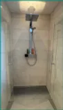 Große Echtglas-Regendusche