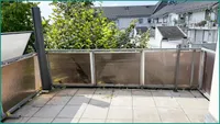 Schöner Balkon mit Solarkraftwerk