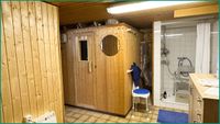 Sauna im Keller mit Dusche und Ruhebereich