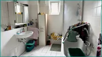 Badezimmer mit Dusche im 1. Obergeschoss