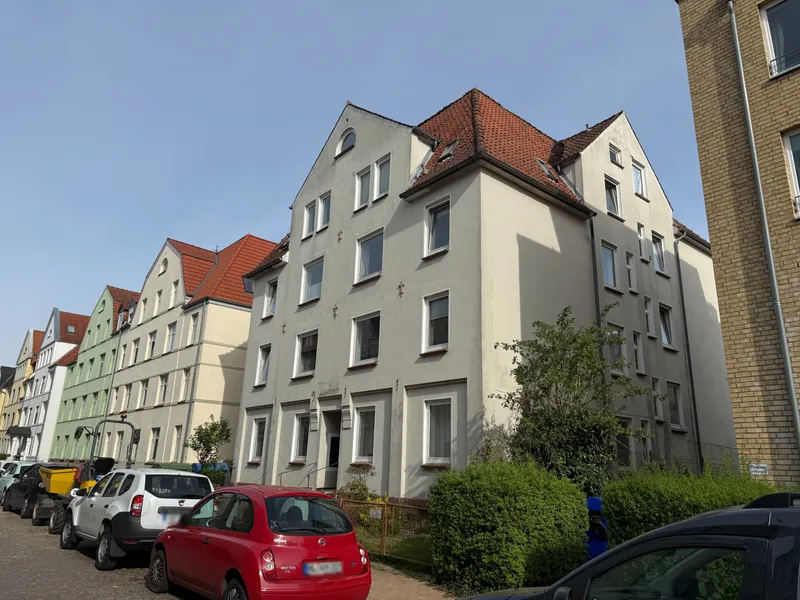 Klassisches Lübecker Mehrfamilienhaus am Drägerwerk