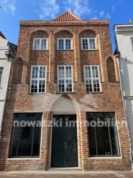 +++Charmantes Ladengeschäft mit Diele und Backoffice im historisch sanierten Stadthaus**