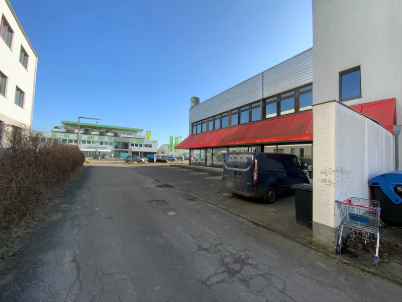 Attraktive Hallen- und Geschäftsfläche am City Park in Lübeck