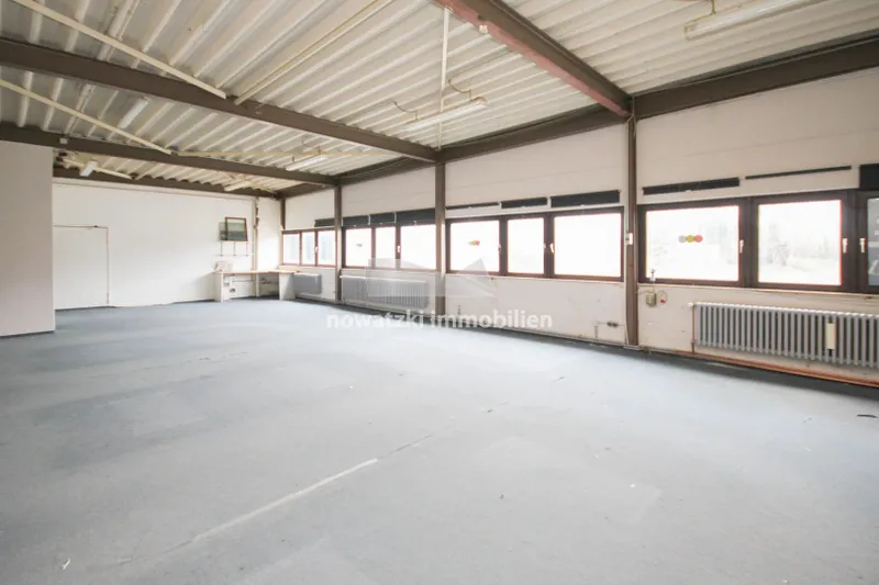** 364 m² Rampenlager und Office in Lübeck ! **