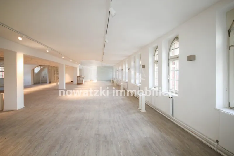 Mitten im Leben! – Modern und zentral arbeiten auf der beliebten Altstadtinsel