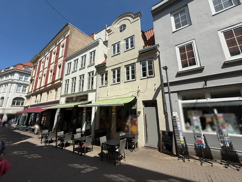 +++ Exklusive Chance – stark frequentiertes Geschäftshaus in Lübecks 1A-Lage ! +++