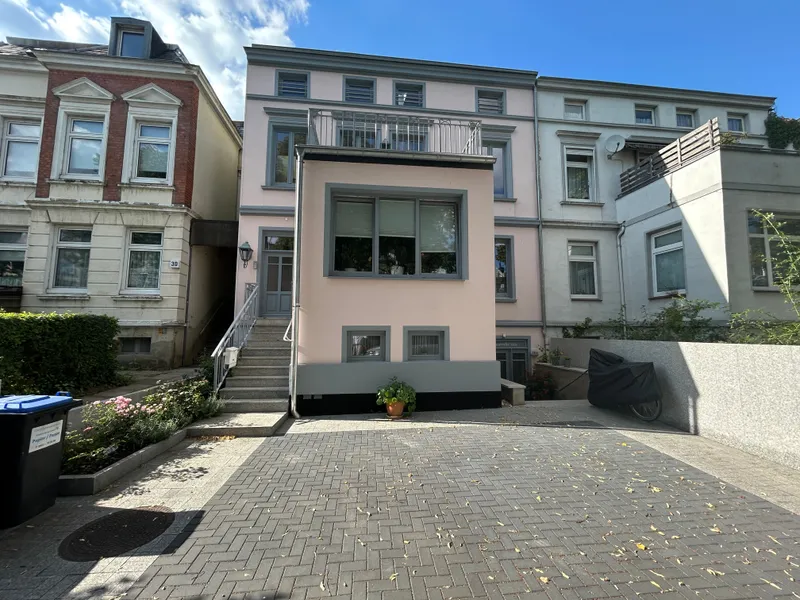 Gehoben sanierte Dachgeschosswohnung in zentraler Lage