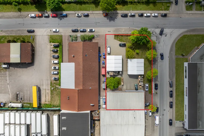 Produktions-, Ausstellungs- und Lagerflächen an der BAB 1