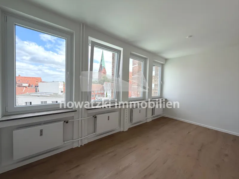 Revitalisierte Praxis- oder B&uuml;rofl&auml;che auf der Altstadt-Insel / Mit Aufzug & Stellplatz