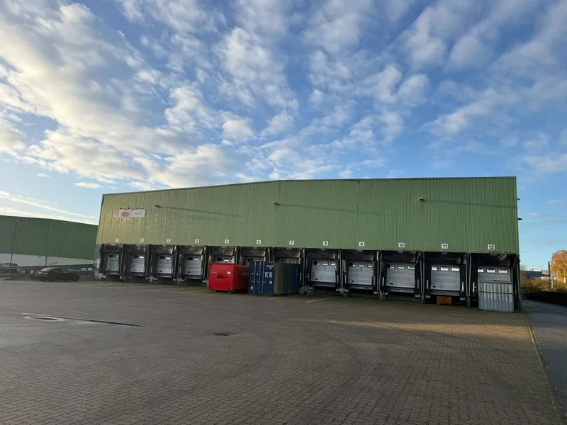 „Logistik- oder Lagerhallen in Top-Lage von 1.700m² bis 4.160m²