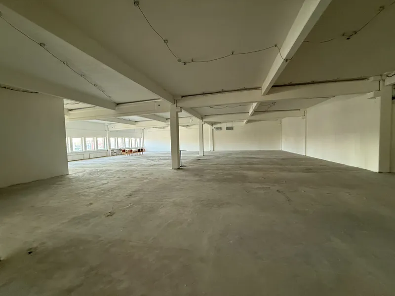 Erstbezug ! B&uuml;ro&acute;s/ Lager/ Gewerbe – Abfahrt BAB 1/20 L&uuml;beck Mitte