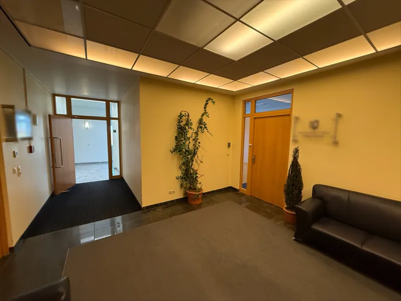 Starteroffice 141,63m&sup2; an BAB 1/20 Abfahrt Mitte #Dachterrasse# Fahrstuhl# Tiefgarage