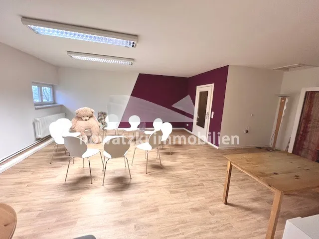 Gutshof – Moderne B&uuml;ro-/ Praxisfl&auml;che – Vor den Toren L&uuml;becks