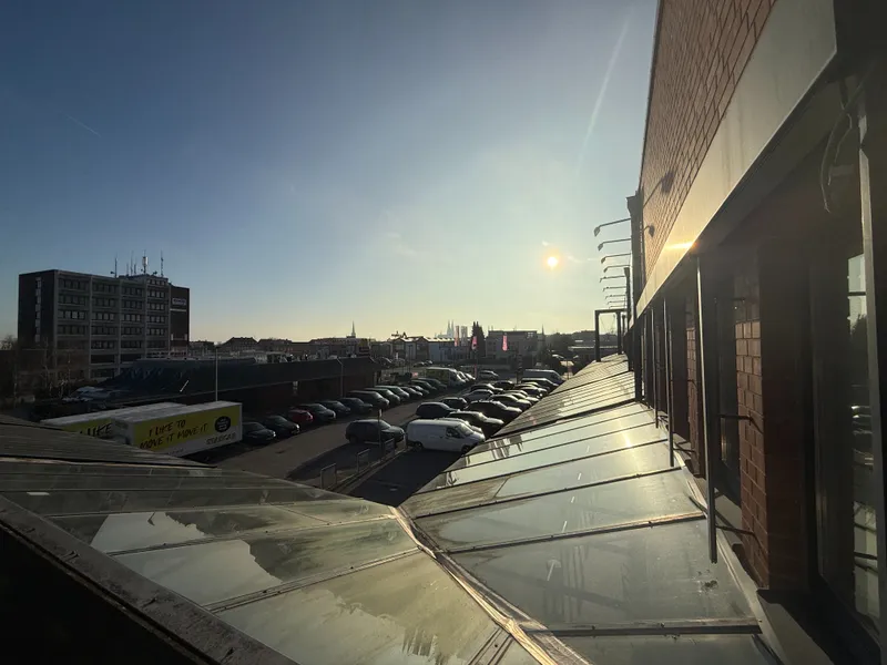 Erstbezug ! B&uuml;ro&acute;s/ Lager/ Gewerbe – Abfahrt BAB 1/20 L&uuml;beck Mitte