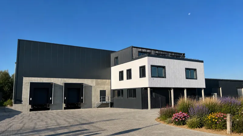 Exklusive Gewerbeimmobilie mit moderner Logistik- und B&uuml;rofl&auml;che